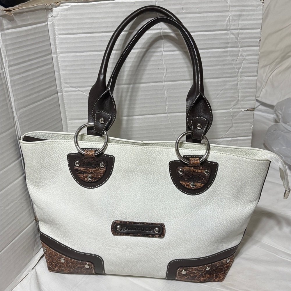 Puntotres White pebble/snake embossed Leather handbag. Made in Spain. Like new